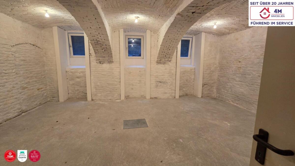 Großer Raum Innenhof