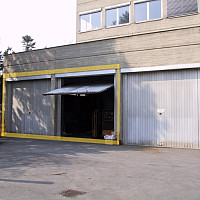 Garage mit 2 Einfahrtstoren