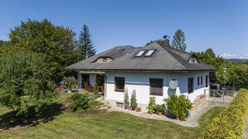 270m² gepflegter Bungalow (Zweifamilienwohnhaus) mit ausgebautem Dachgeschoss und 1.318m² Grund in Viktring in TOPLAGE