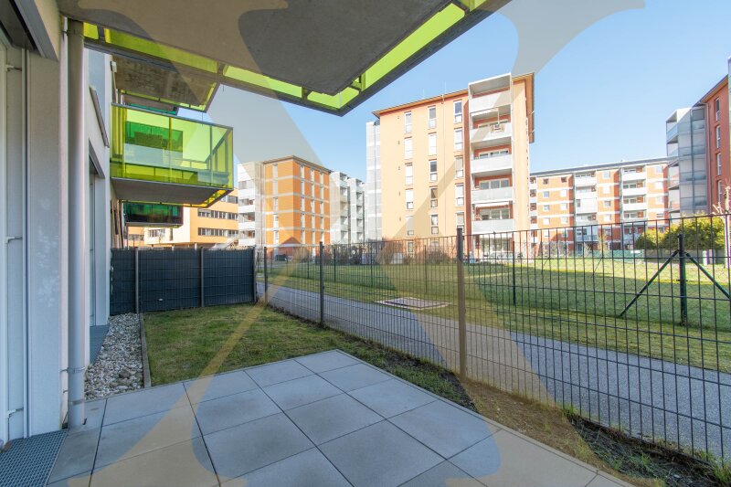 Terrasse & Eigengarten