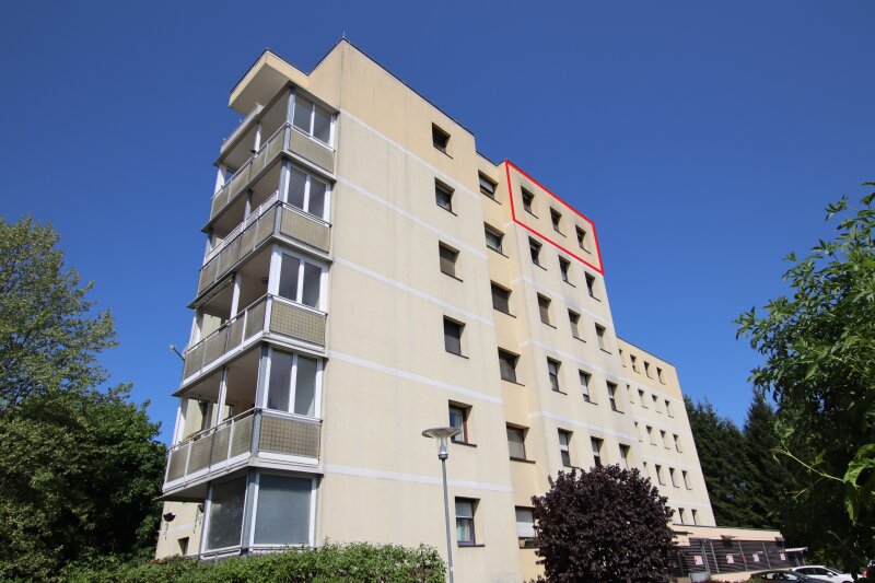 Kernsanierte und schöne 2 Zi Wohnung im 5. und letzten OG mit Garage in Klagenfurt - Karl-Landsteiner-Gasse