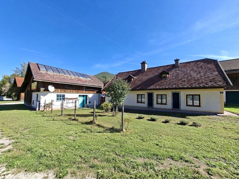 15971-Zufahrt zu Altbau und Werkstatt
