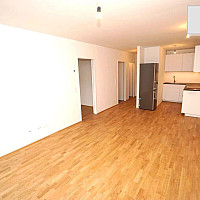 Großes helles Wohnzimmer