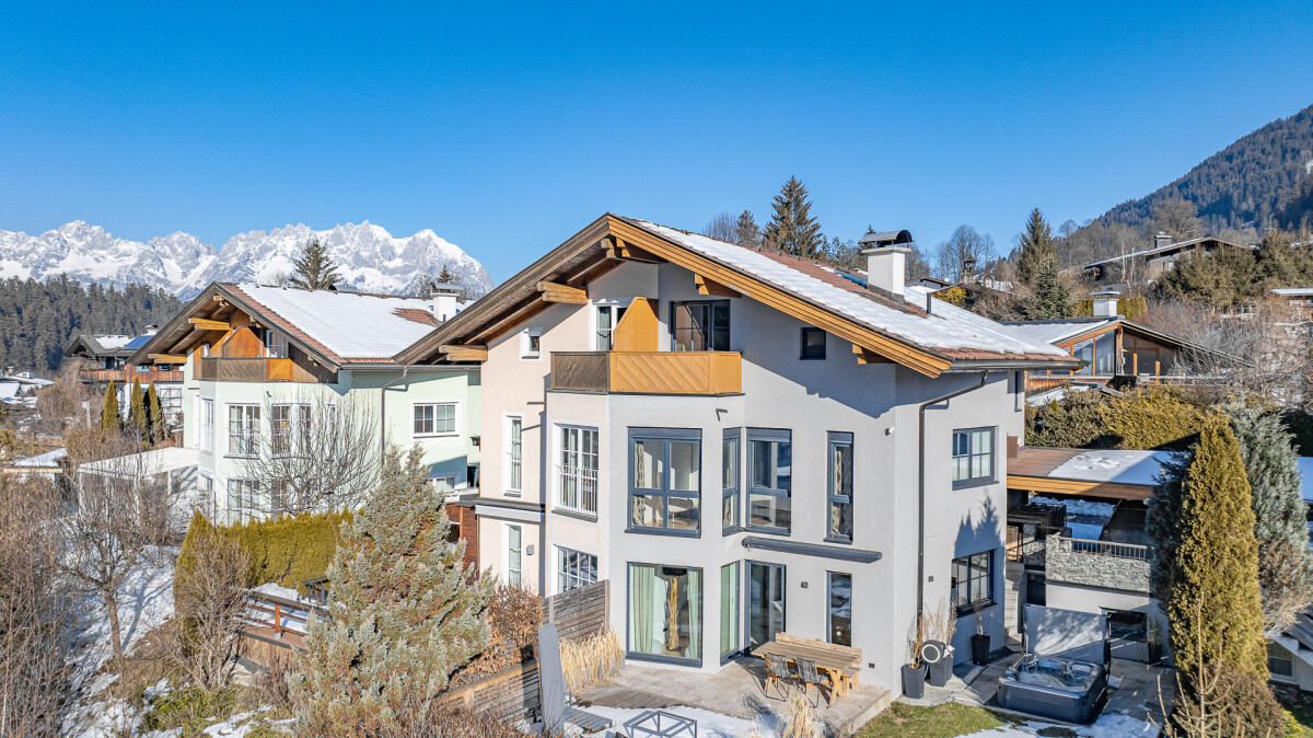 KITZIMMO-Exklusives Haus in sonniger Lage kaufen - Immobilien Kitzbühel.