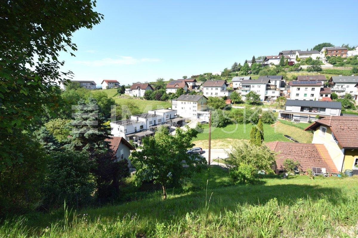 Ost-Süd-Westseitig